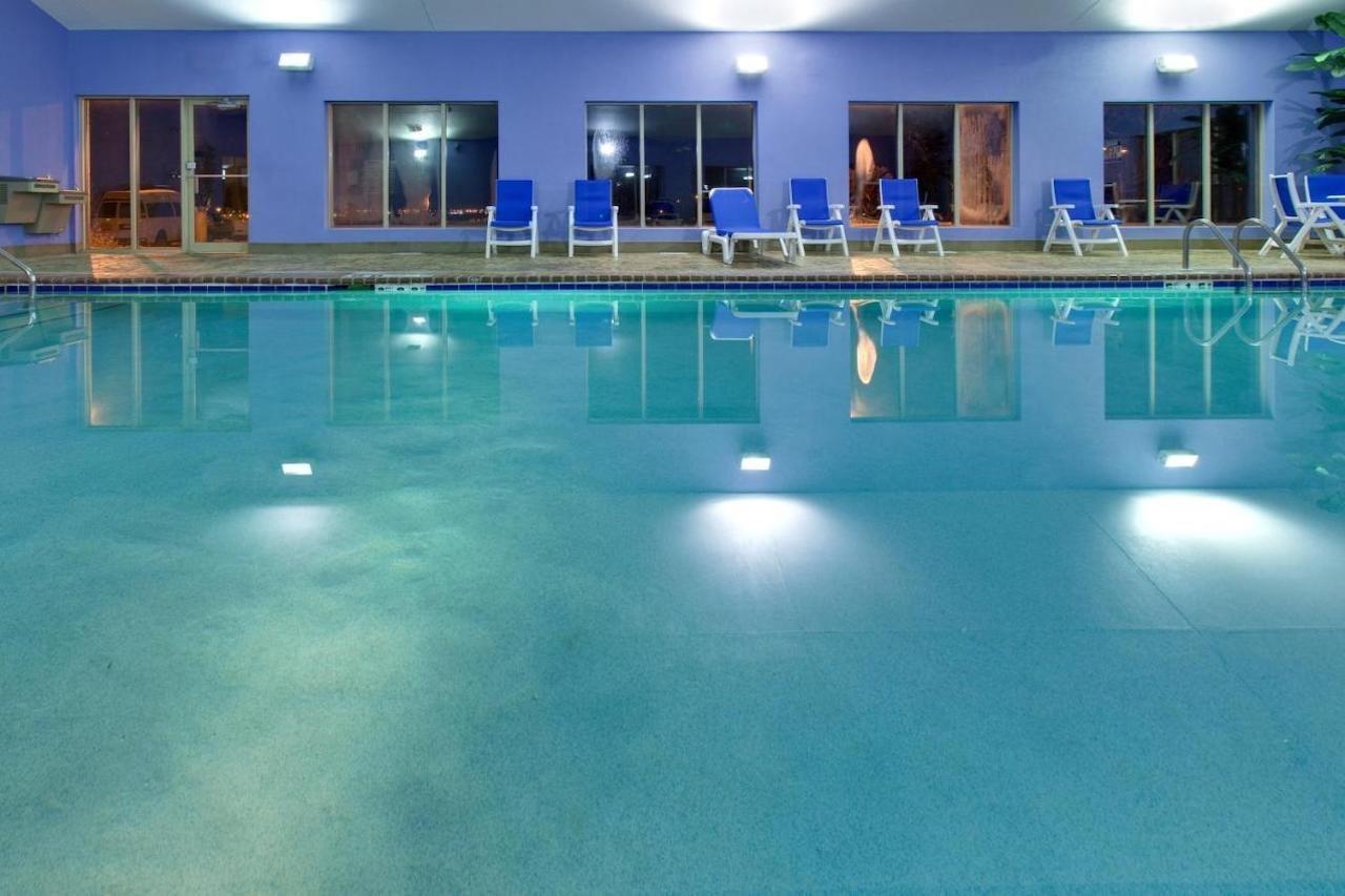 Holiday Inn Express Hotel & Suites Pleasant Prairie-Kenosha By Ihg Exterior photo