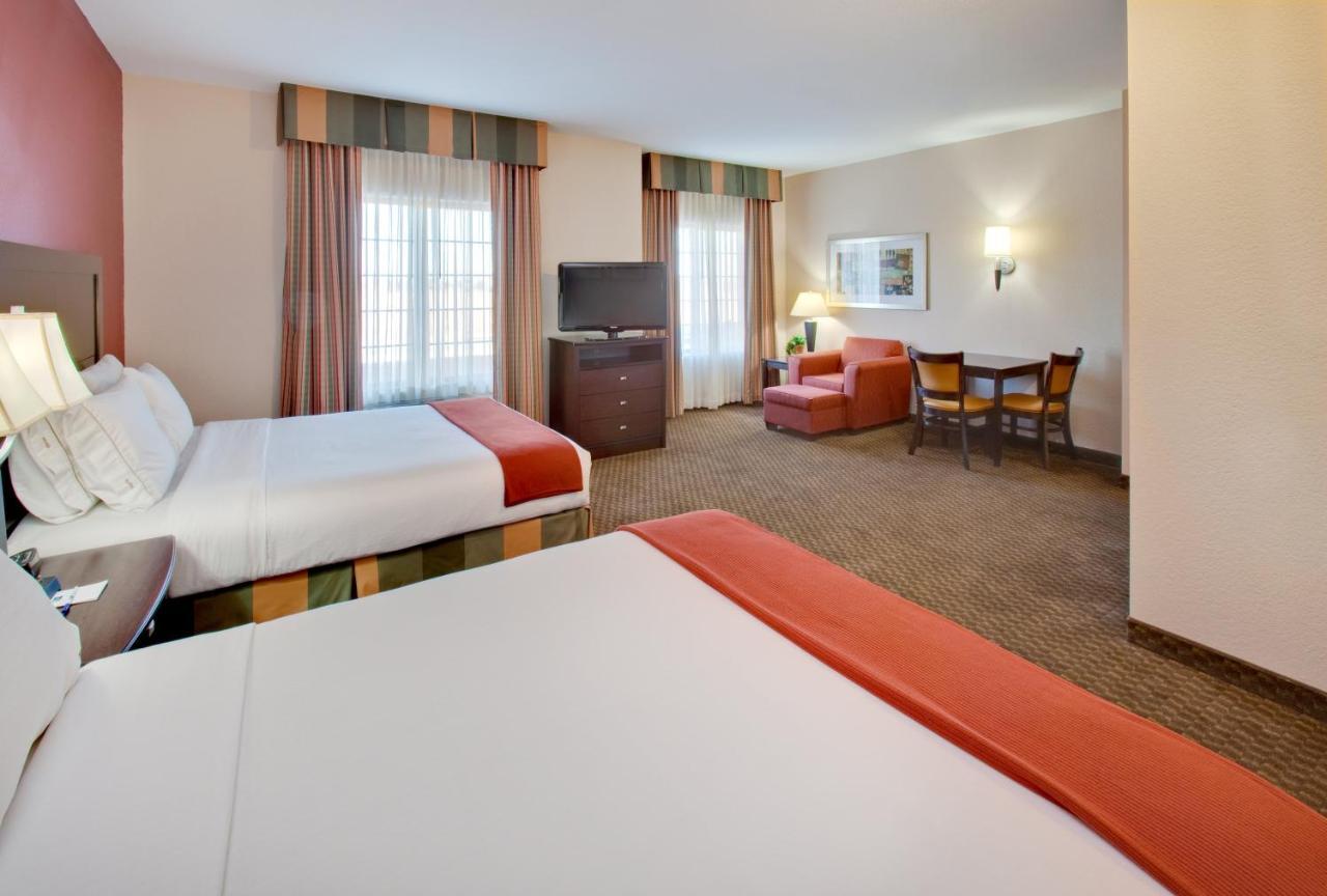 Holiday Inn Express Hotel & Suites Pleasant Prairie-Kenosha By Ihg Exterior photo